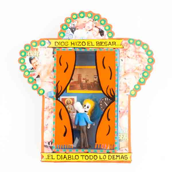 Niche Khalo with doves